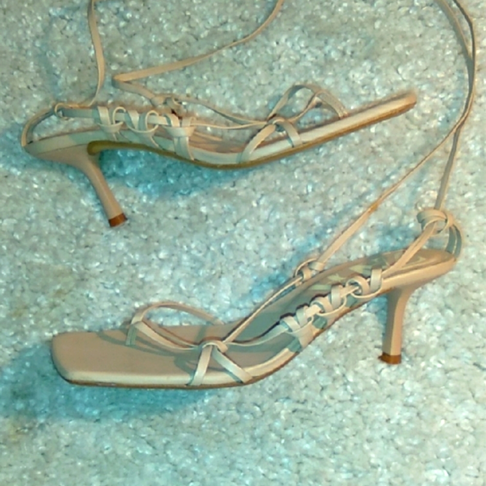 ZARA beige Side Briaded Thong Kitten Heel Sandals Size 8 - Picture 3 of 15